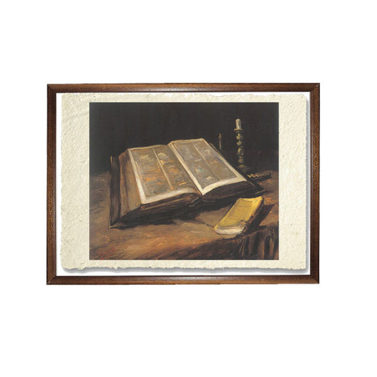 Bibbia aperta con candeliere e romanzo, Van Gogh. Riproduzione
