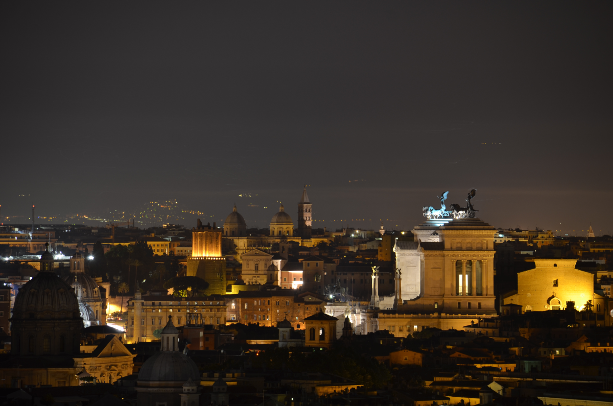Night view of the Altar of the Fatherland, Rome