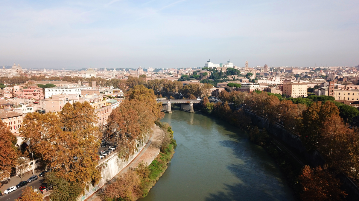 View of the Tiber in autumn, Rome