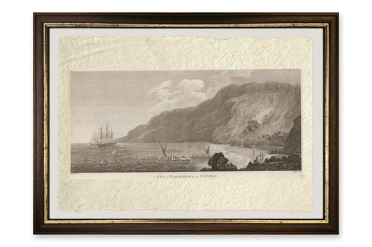 Quadro La baia di Kealakekua alle Hawaii di John Webber, stampa su carta di Amalfi con cornice marrone scuro e filetto dorato